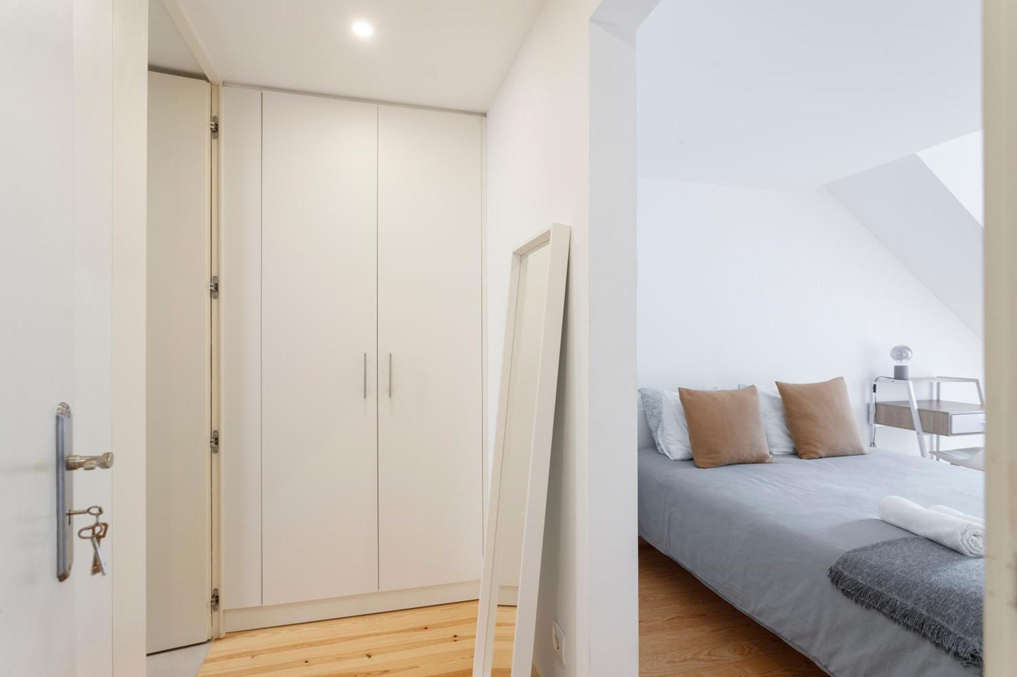 Suite In Cozy Apartment In Chiado In Shared House Lisboa Екстериор снимка