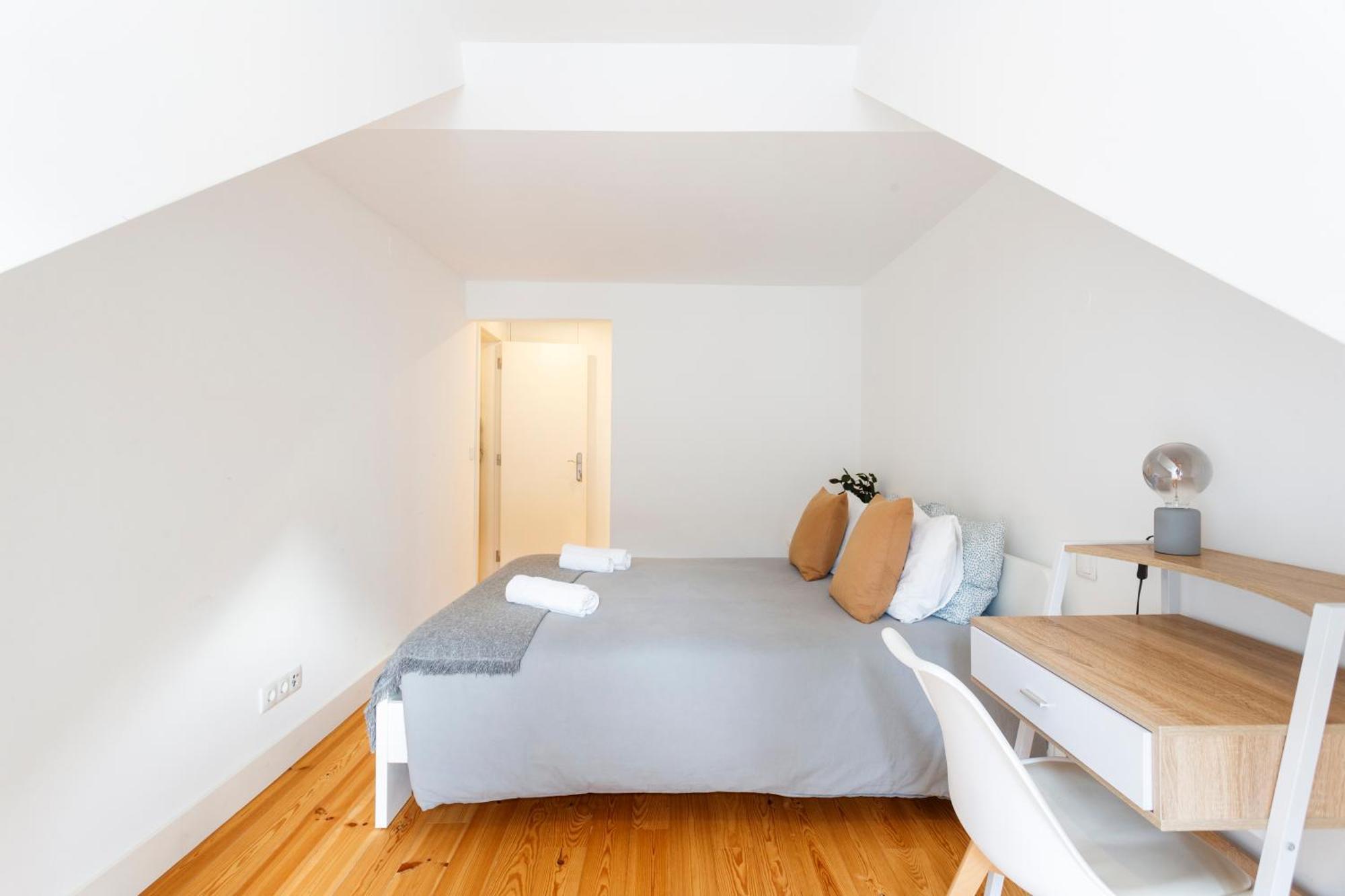 Suite In Cozy Apartment In Chiado In Shared House Lisboa Екстериор снимка
