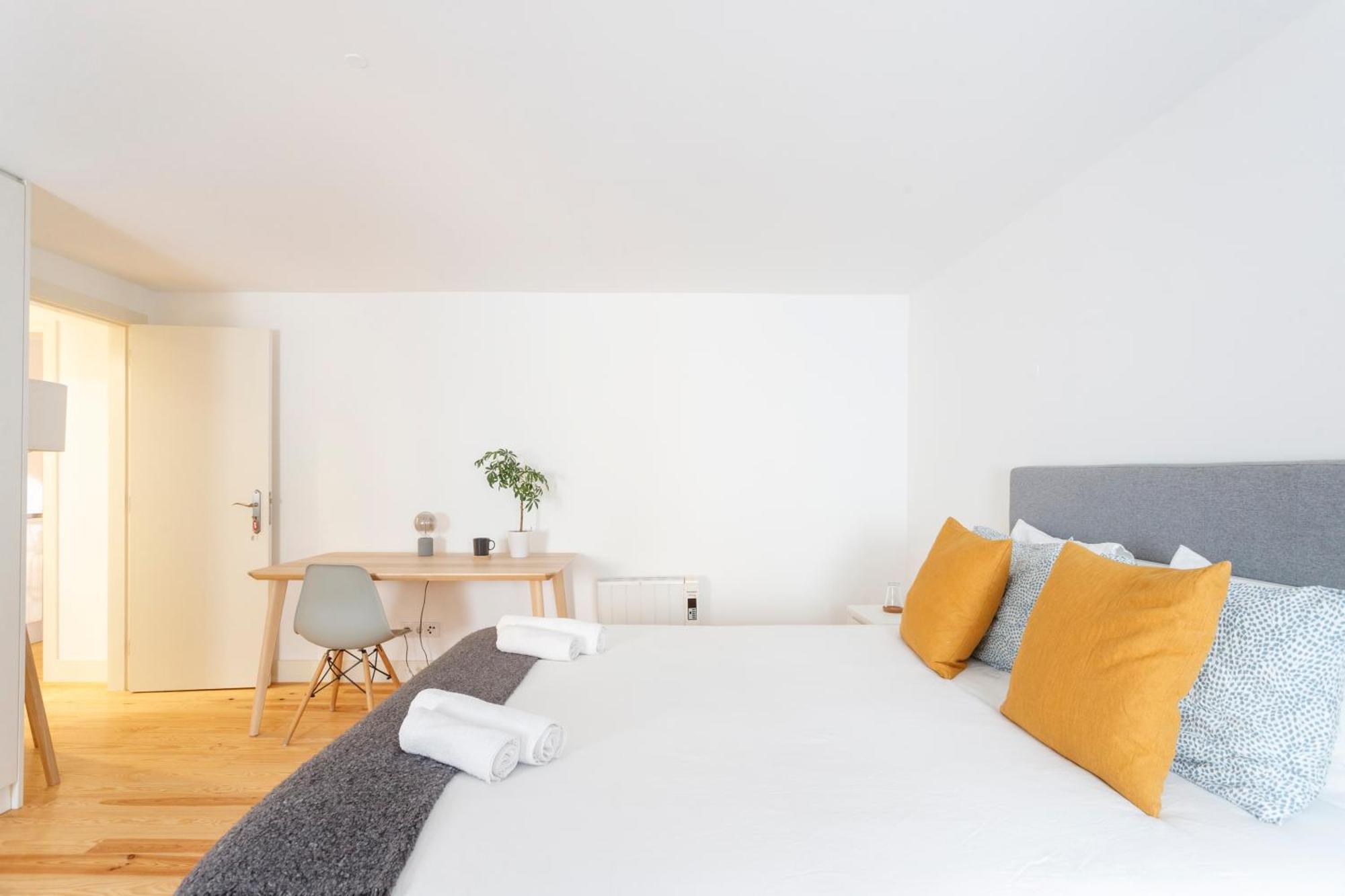 Suite In Cozy Apartment In Chiado In Shared House Lisboa Екстериор снимка