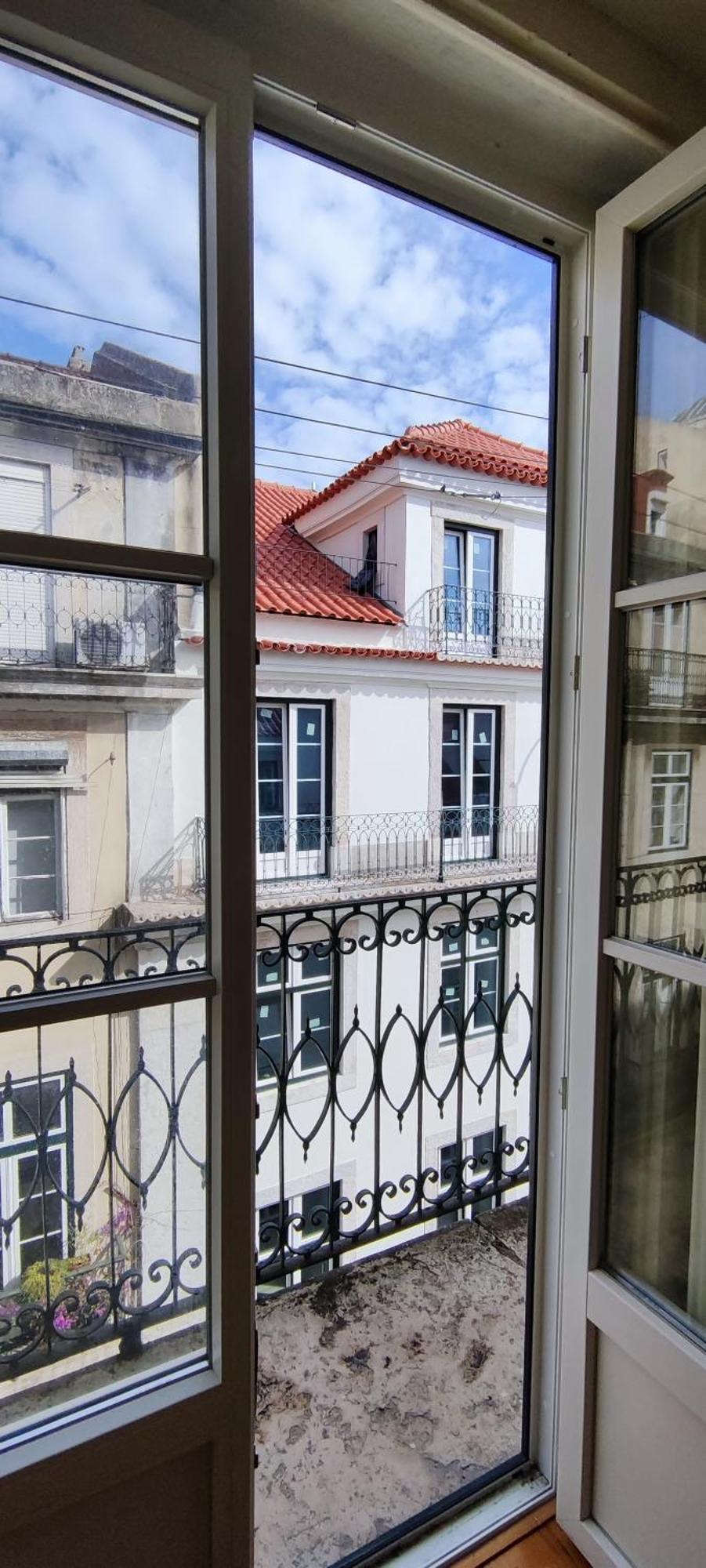 Suite In Cozy Apartment In Chiado In Shared House Lisboa Екстериор снимка